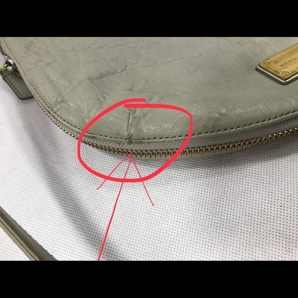 Marc by Marc Jacobs Washed Up Lamb Leather Messenger Bag Read - Picture 4 of 14